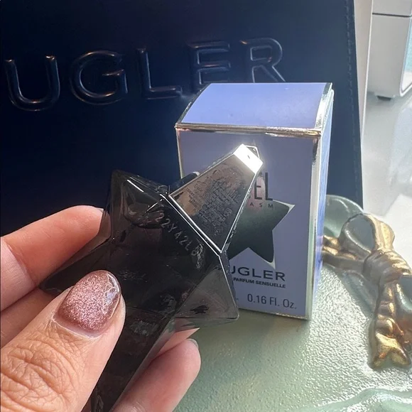 Mugler bundle